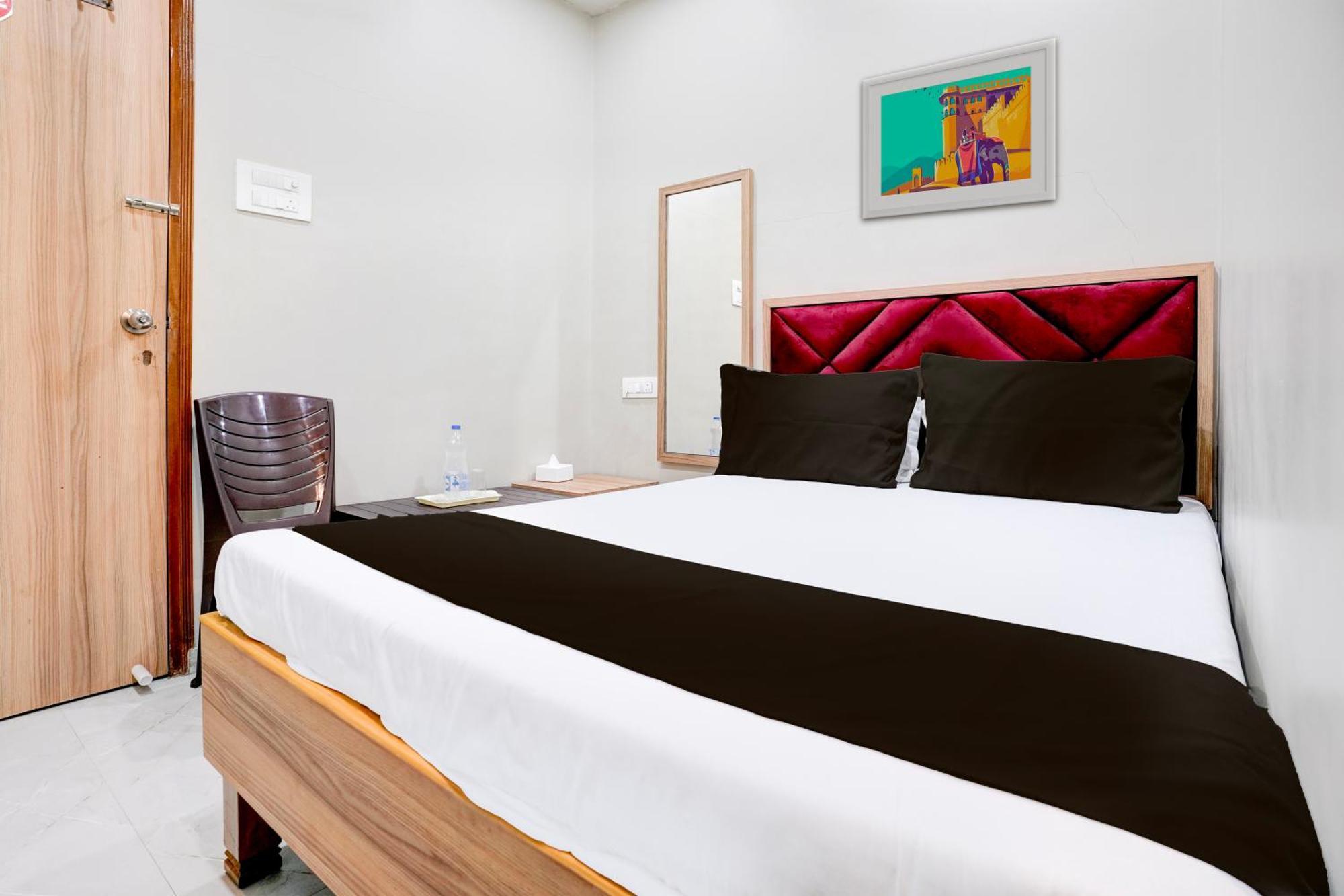 Super Hotel O Divine Fine Dine Lodging And Boarding Kalyan Exterior photo