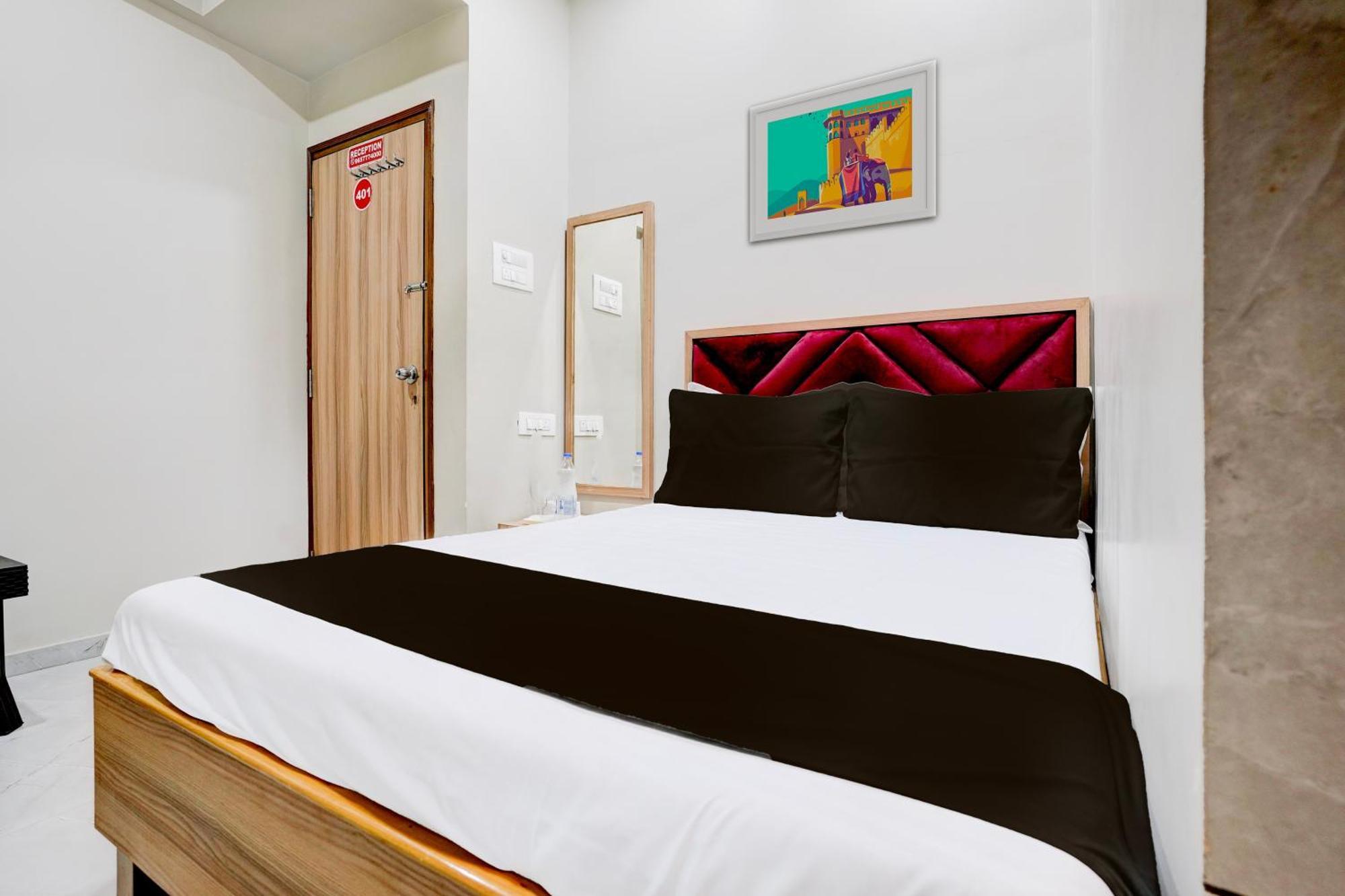 Super Hotel O Divine Fine Dine Lodging And Boarding Kalyan Exterior photo