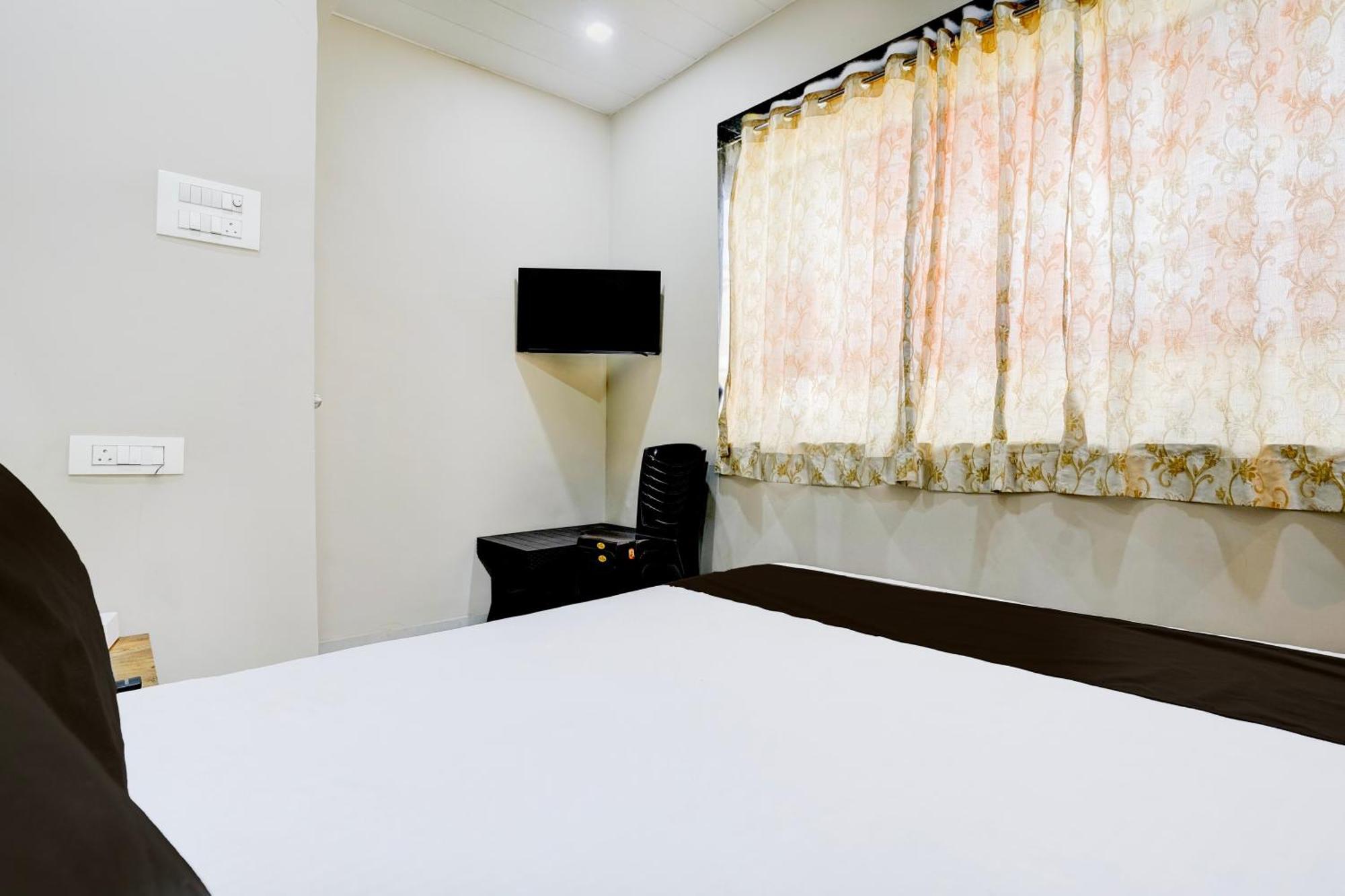 Super Hotel O Divine Fine Dine Lodging And Boarding Kalyan Exterior photo