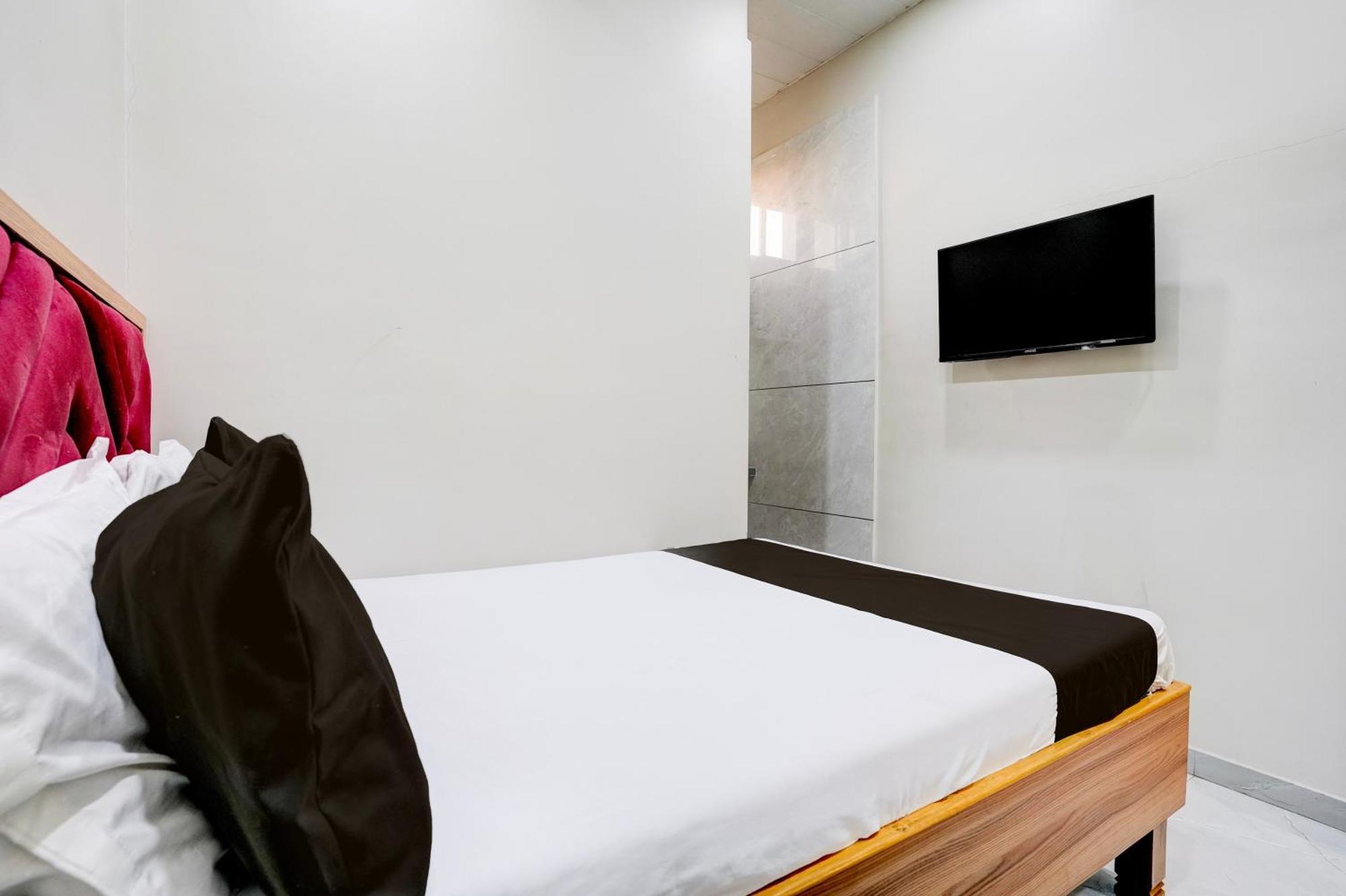 Super Hotel O Divine Fine Dine Lodging And Boarding Kalyan Exterior photo